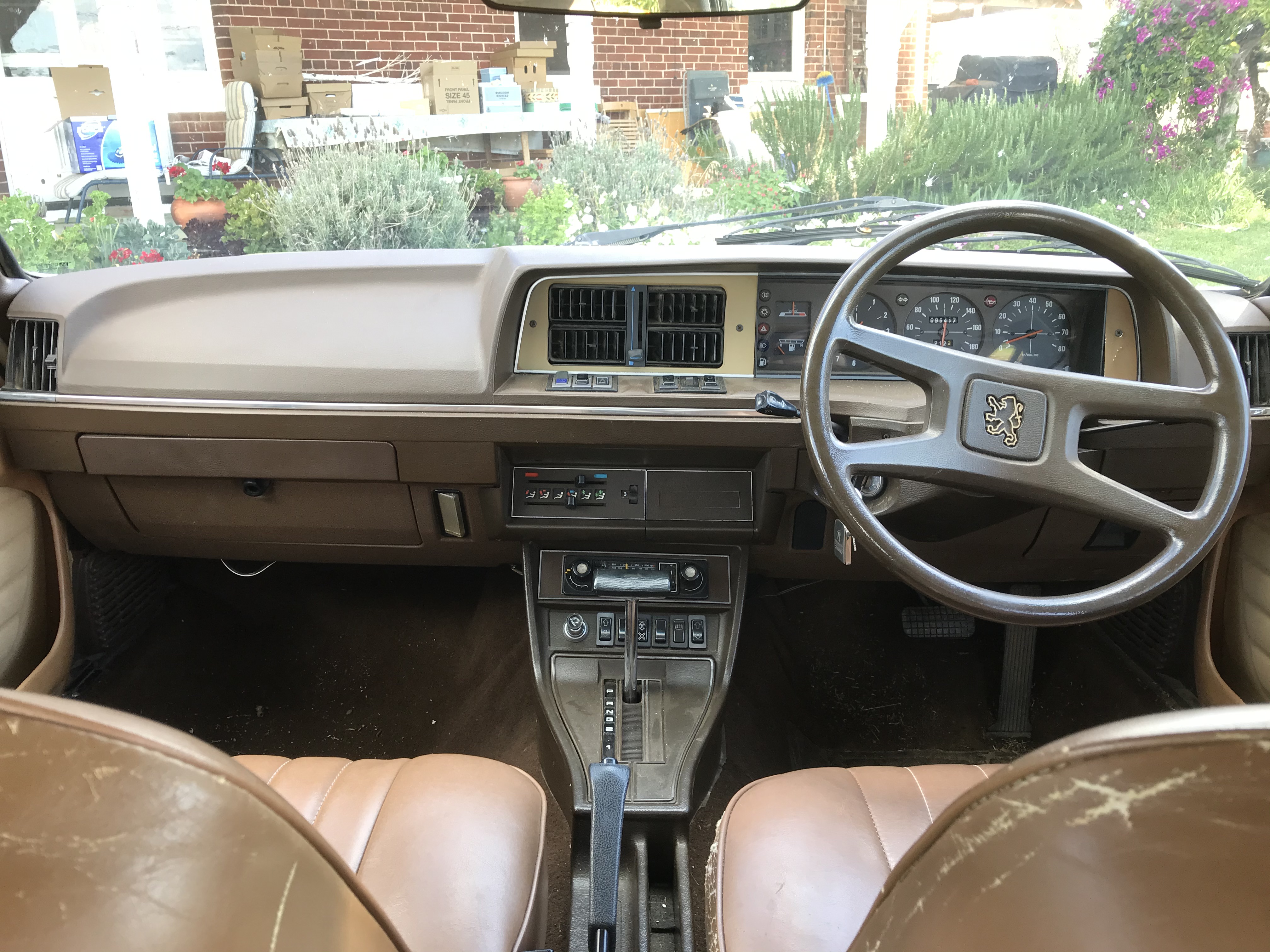 Peugeot604_A_1.jpeg